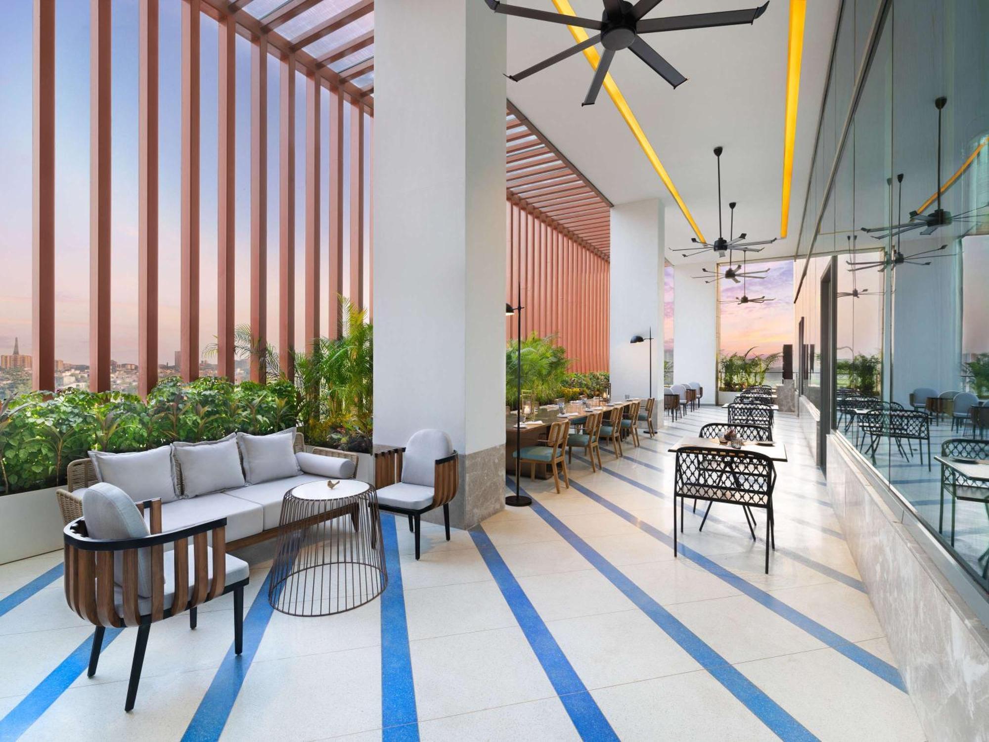 Novotel New Delhi City Centre Extérieur photo