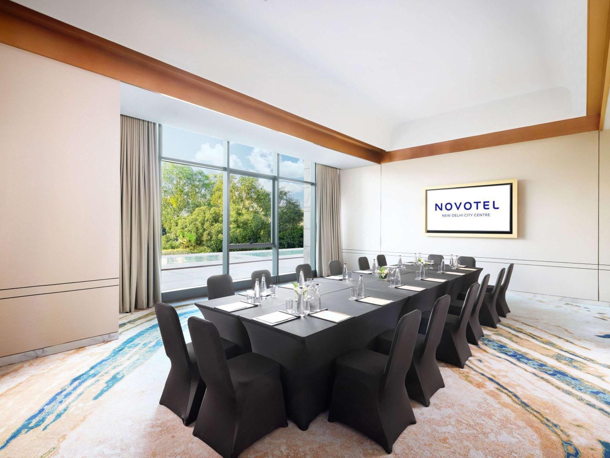Novotel New Delhi City Centre Extérieur photo