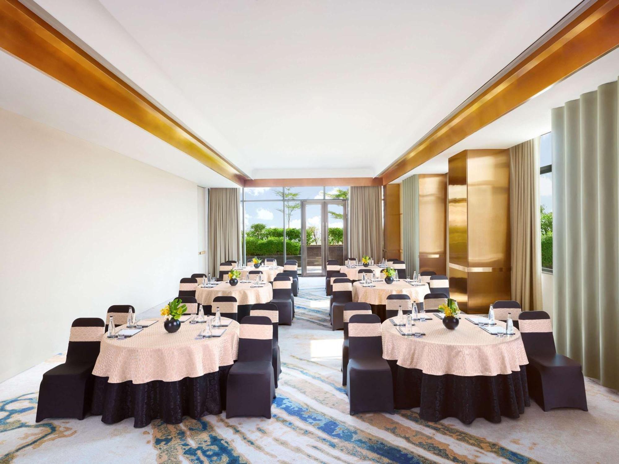 Novotel New Delhi City Centre Extérieur photo
